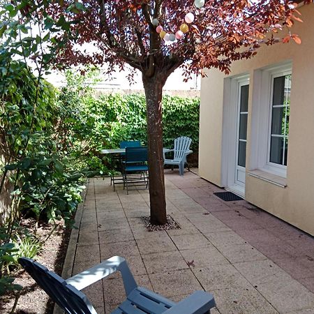 Villa Les Rosiers Challans Exterior foto